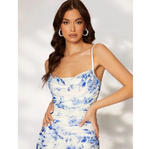 Blue and White Floral Boho Ruched Bodycon Midi Dress - Picture 4 of 5